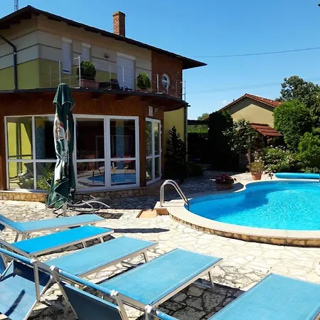 Joo-wellness Penzion Rábapaty
